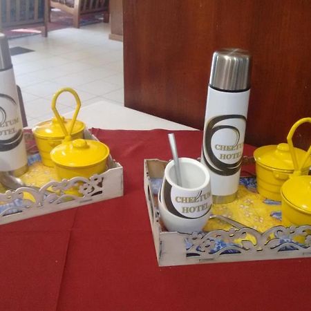 Cheltum Hotel Trelew Esterno foto