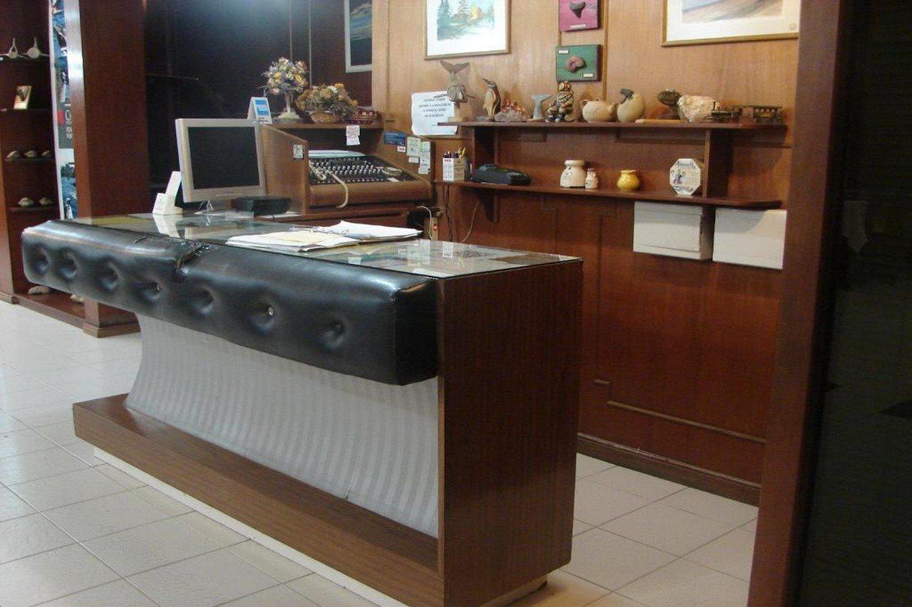 Cheltum Hotel Trelew Esterno foto
