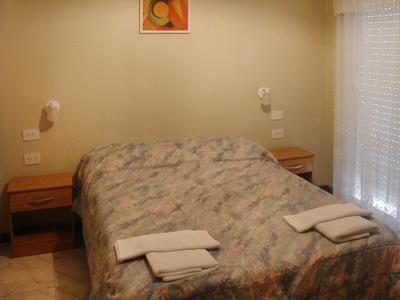 Cheltum Hotel Trelew Esterno foto