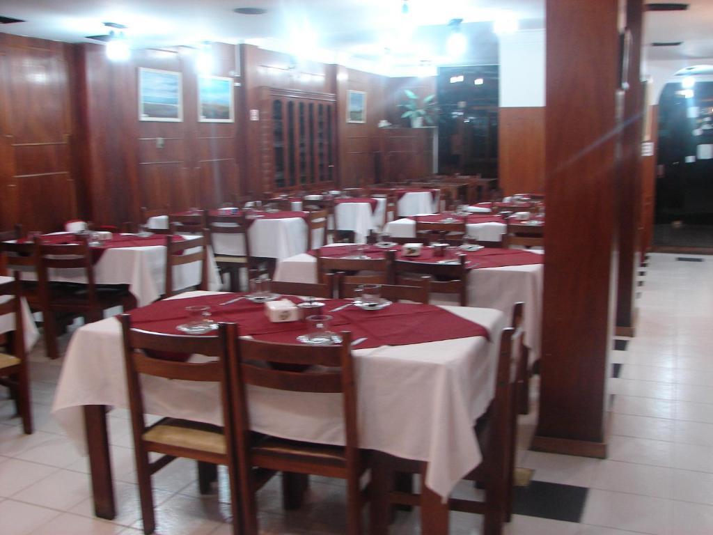 Cheltum Hotel Trelew Esterno foto