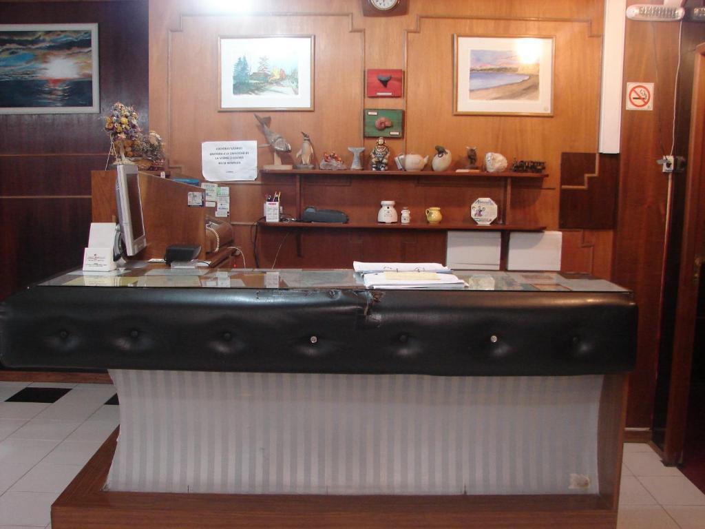 Cheltum Hotel Trelew Esterno foto