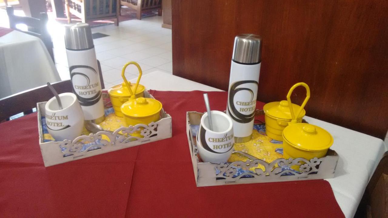 Cheltum Hotel Trelew Esterno foto
